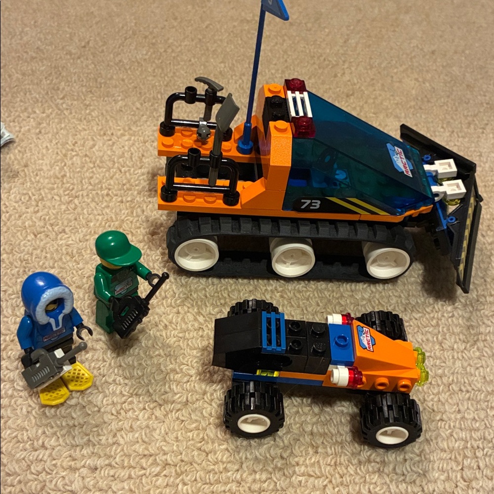 LEGO Arctic Adventure Set - Orange and Green